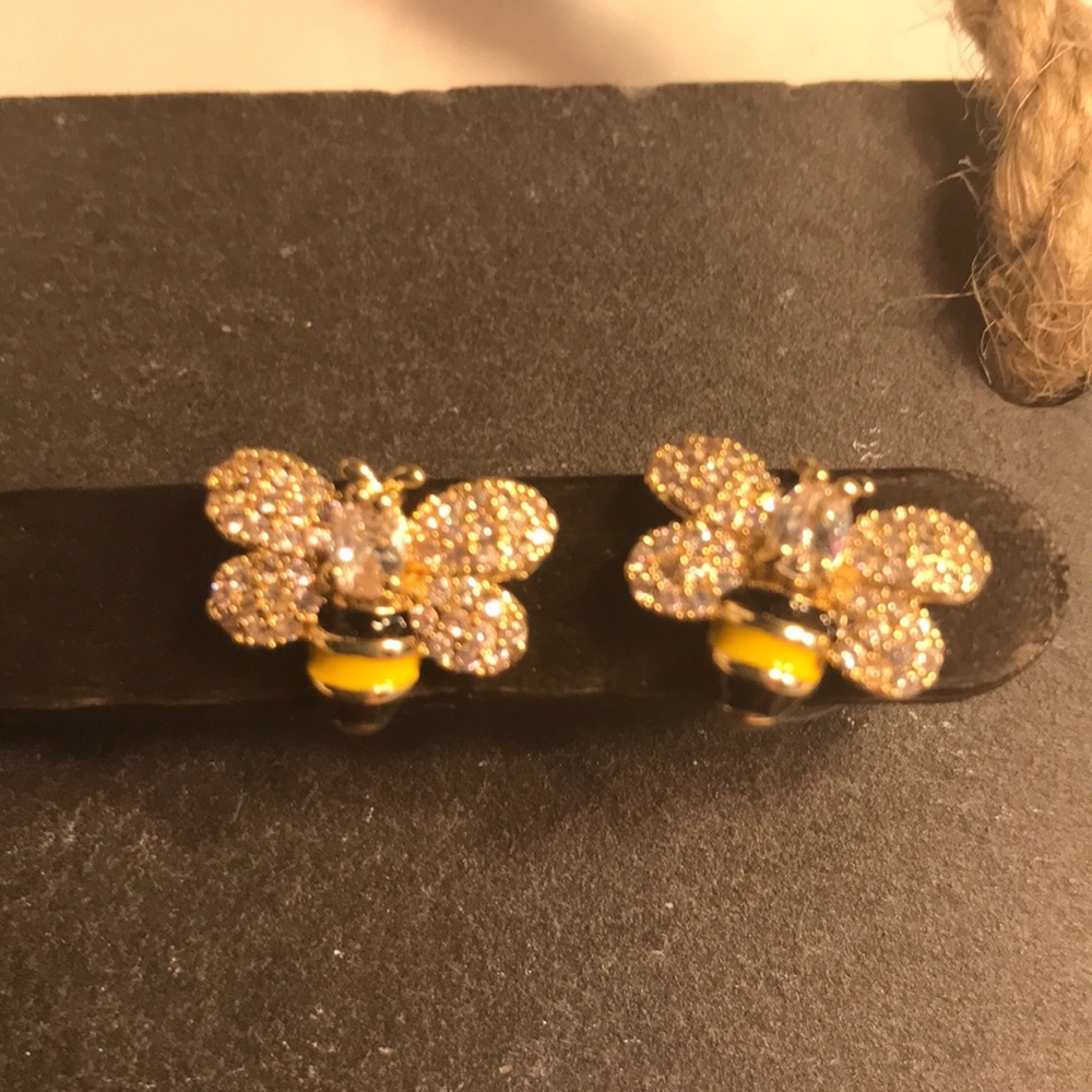 Bumblebee post earrings. Gold filled - Picture 5 of 5